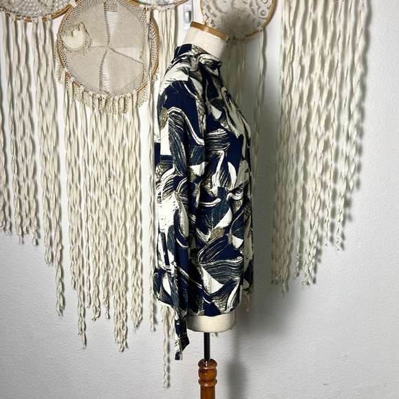 JUST Female Floral Blossom Print Long Sleeve Mochneck Blouse Size M - Picture 4 of 10